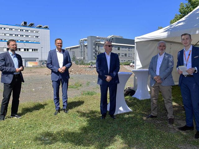 Welcoming addresses at the groundbreaking ceremony for the new Jenoptik employee restaurant