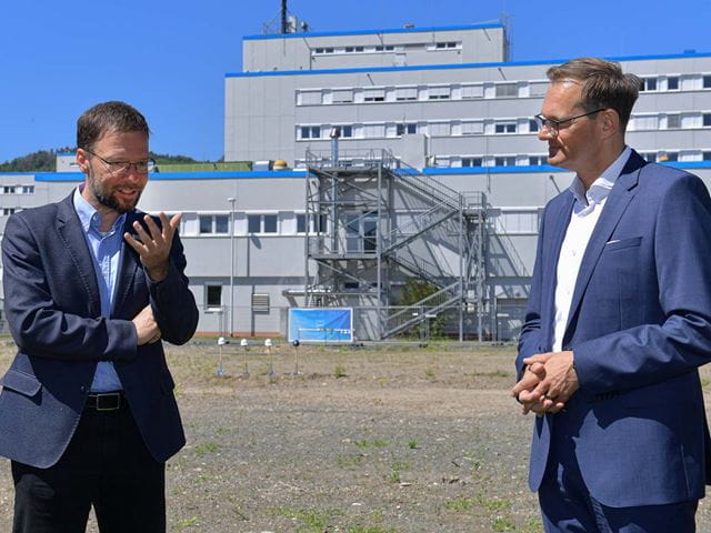 Jena Lord Mayor Dr. Thomas Nitzsche and Jenoptik CEO Dr. Stefan Traeger during the groundbreaking ceremony