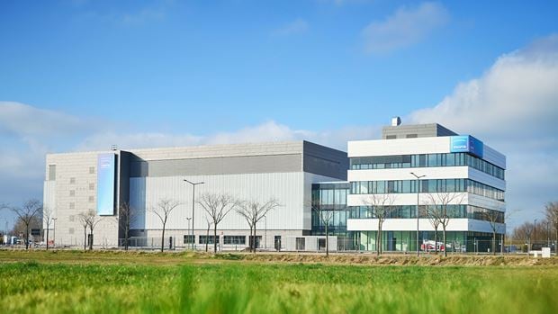 Side view of the new Dresden fab