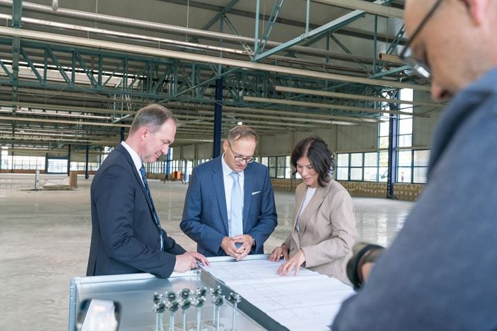 Jenoptik managers explain investment in Jena hall for optics manufacturing