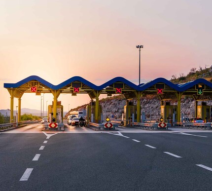 Automatic number plate recognition at borders