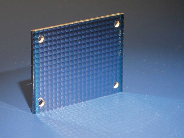 Fiber coupling with micro lens arrays