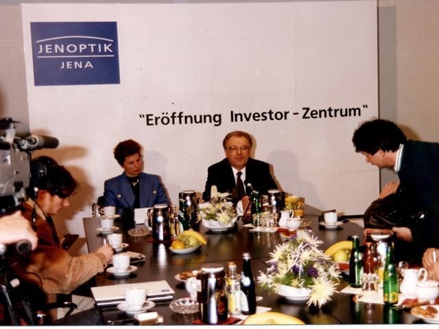 1992: Jenoptik opens an investor center