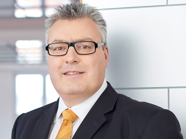 2007: Chief Executive Officer Dr Michael Mertin 2007: Chief Executive Officer Dr Michael Mertin
