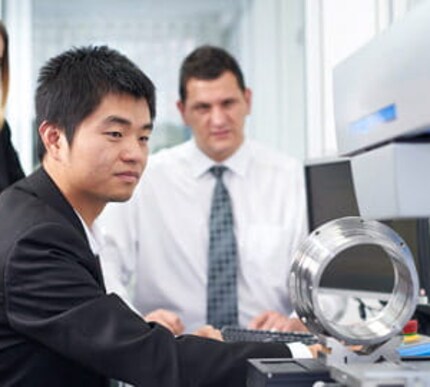 Career at Jenoptik: Young professionals