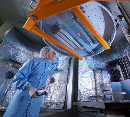 Manufacturing of precise optical coatings