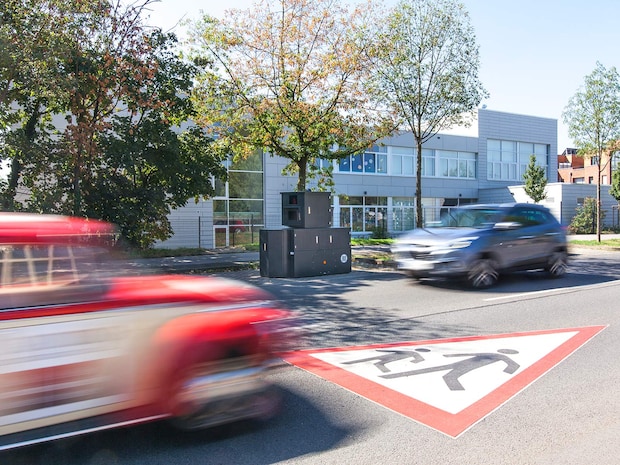 The Semistation enforcement trailer can be used to temporarily monitor speed around schools or kindergartens.