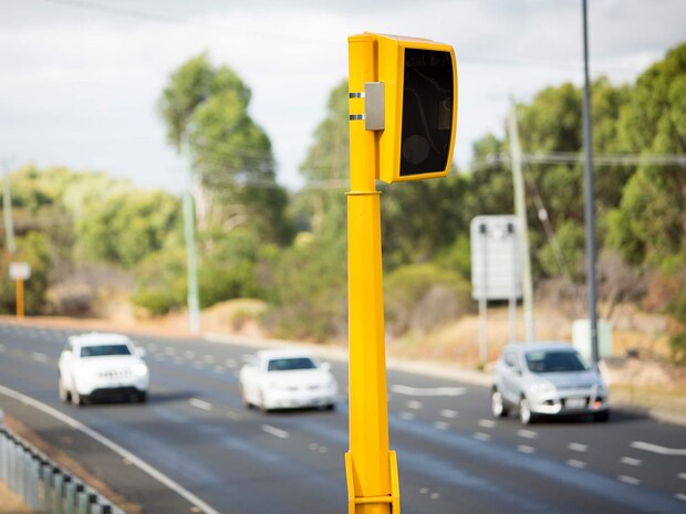 Zade Reflective Red Light Speed Camera Spray : : Electronics