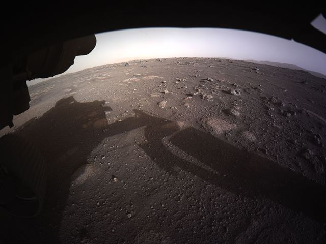 Color image of Mars sent back by the Hazard Cameras