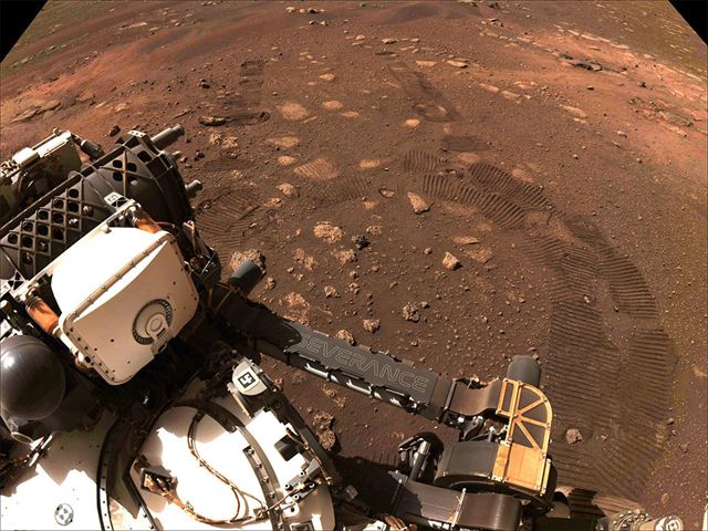 View on the rover, captured by the rover’s Navcams during the first drive of NASA’s Perseverance rover on Mars on March 4, 2021.